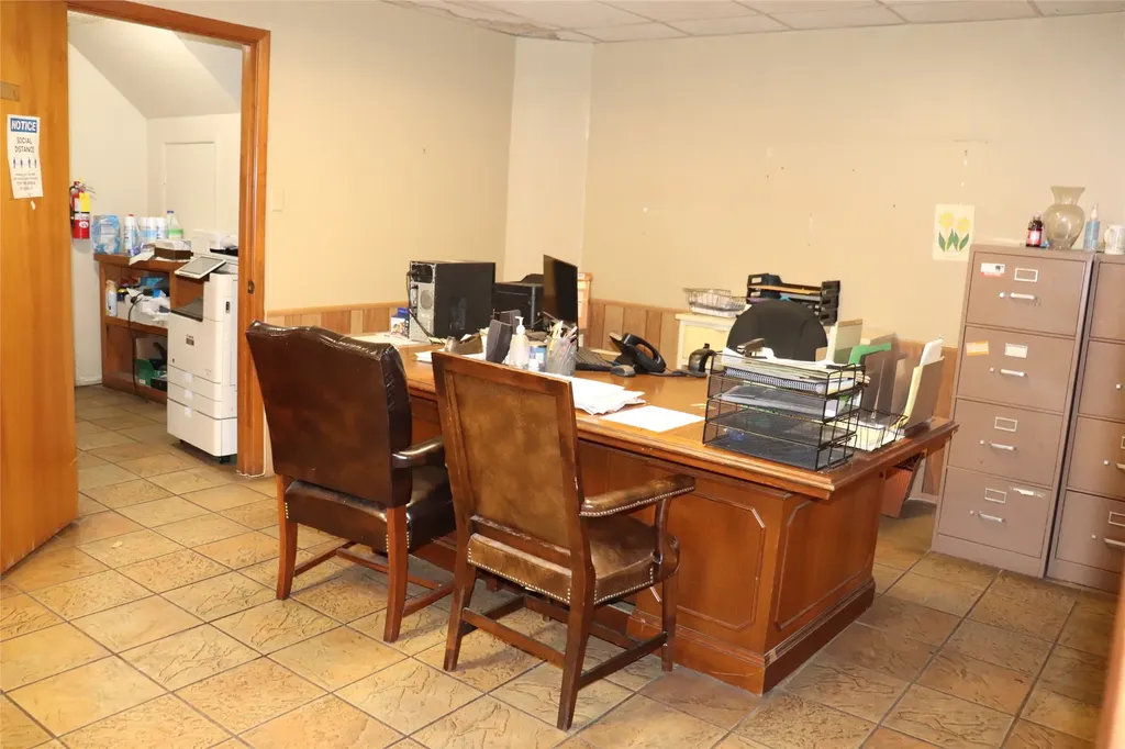 2 E Chambers Street Cleburne TX 76031