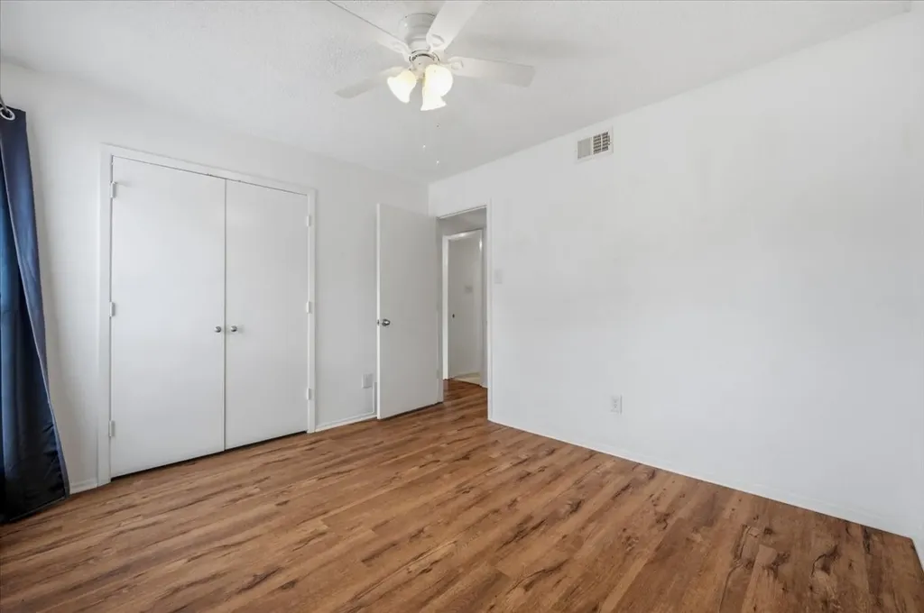 829 W Crossland Boulevard Grand Prairie TX 75052