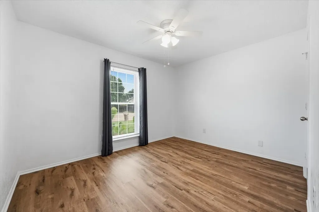 829 W Crossland Boulevard Grand Prairie TX 75052