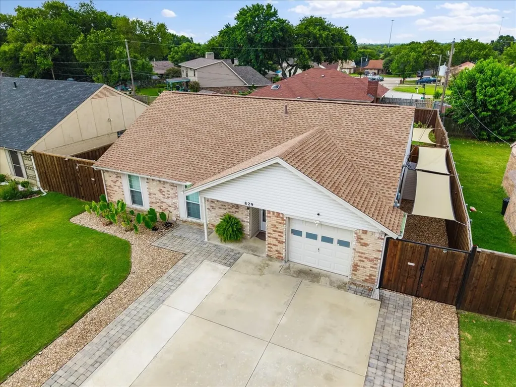 829 W Crossland Boulevard Grand Prairie TX 75052