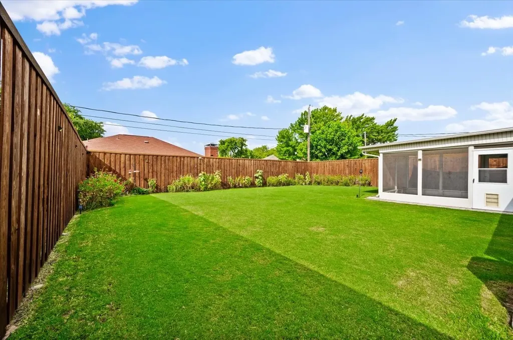 829 W Crossland Boulevard Grand Prairie TX 75052