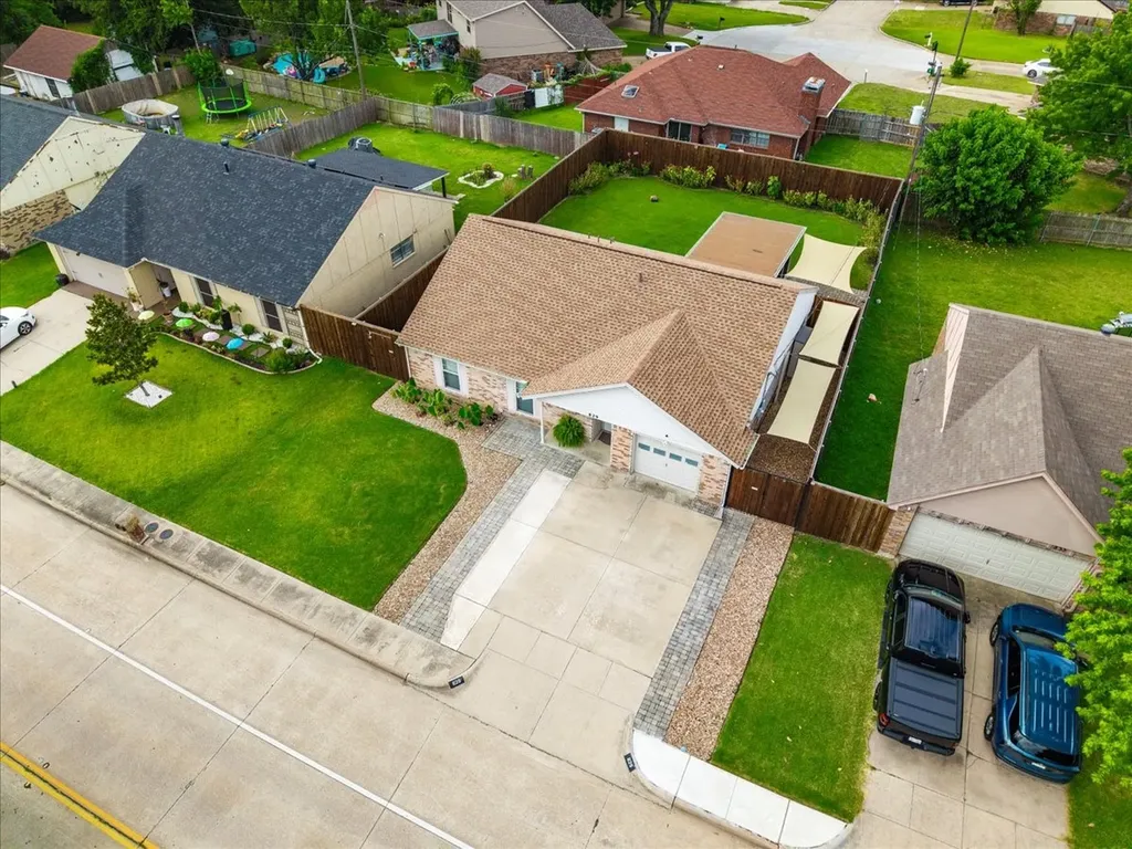829 W Crossland Boulevard Grand Prairie TX 75052