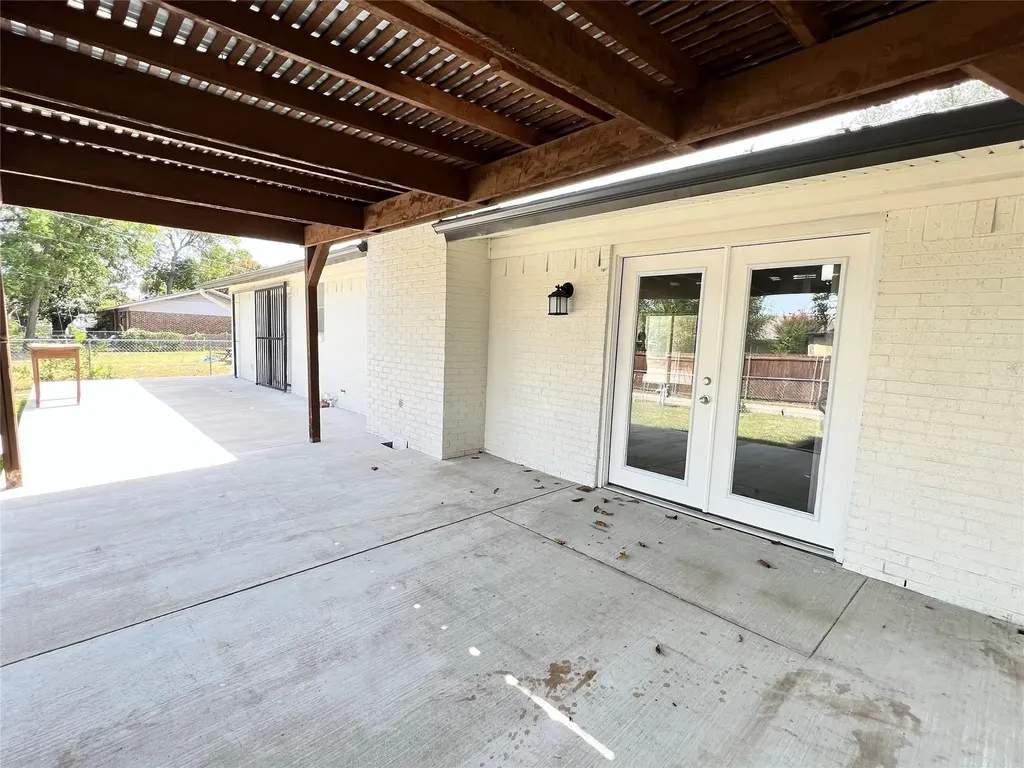 1006 Mccallum Drive Garland TX 75042