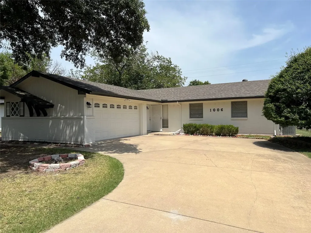1006 Mccallum Drive Garland TX 75042