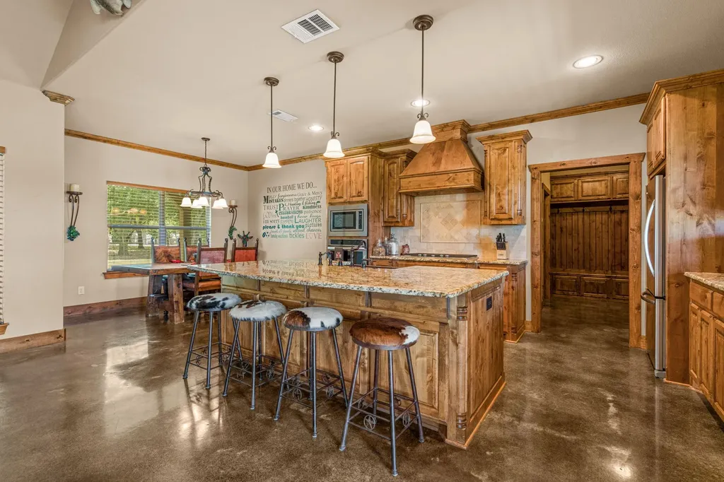 6231 Michael Road Sanger TX 76266