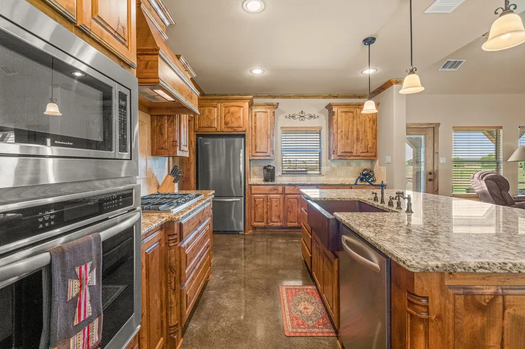 6231 Michael Road Sanger TX 76266