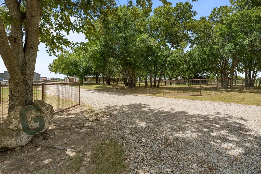 6231 Michael Road Sanger TX 76266