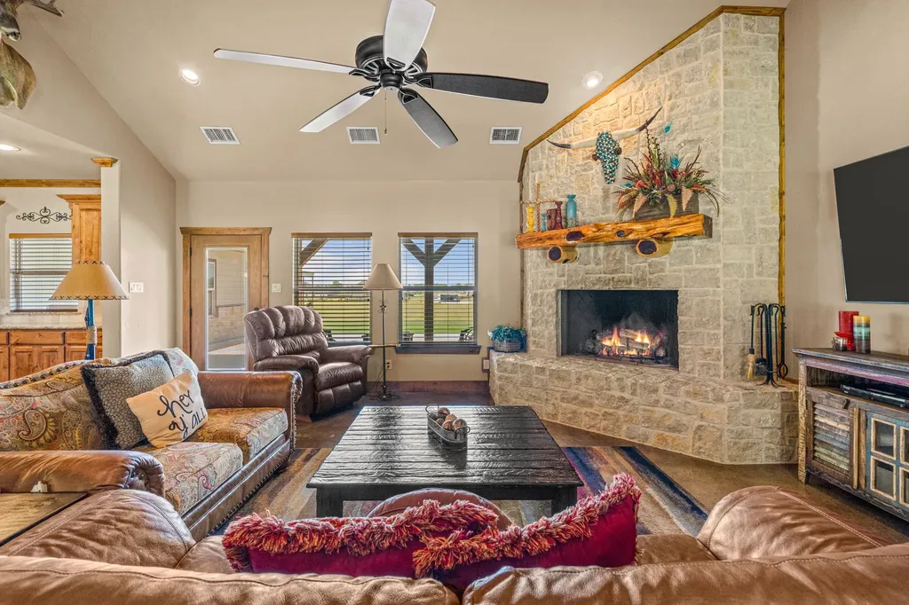 6231 Michael Road Sanger TX 76266