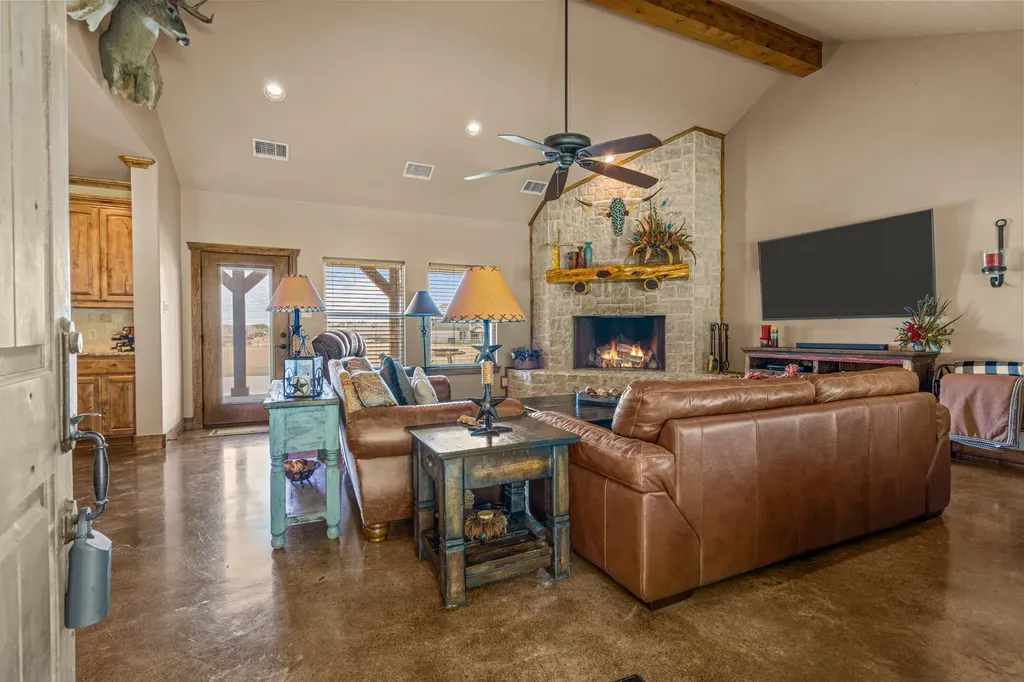 6231 Michael Road Sanger TX 76266