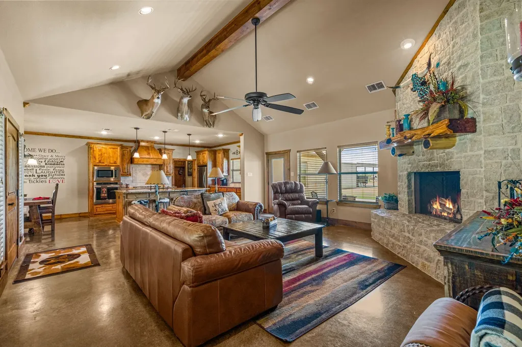 6231 Michael Road Sanger TX 76266