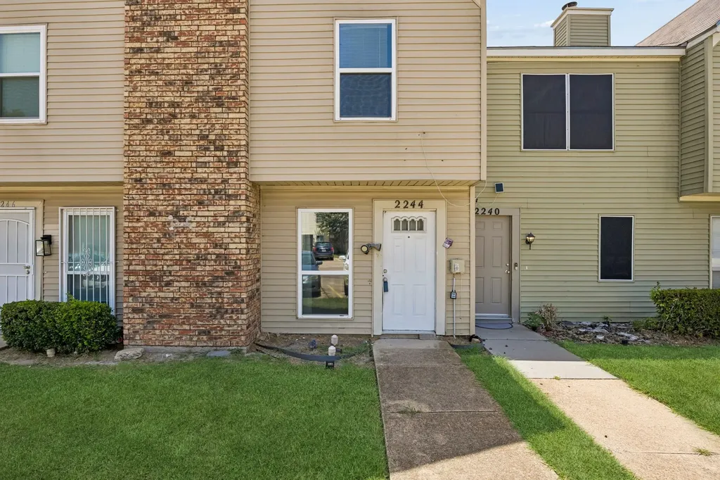 2244 Aspen Drive Dallas TX 75227