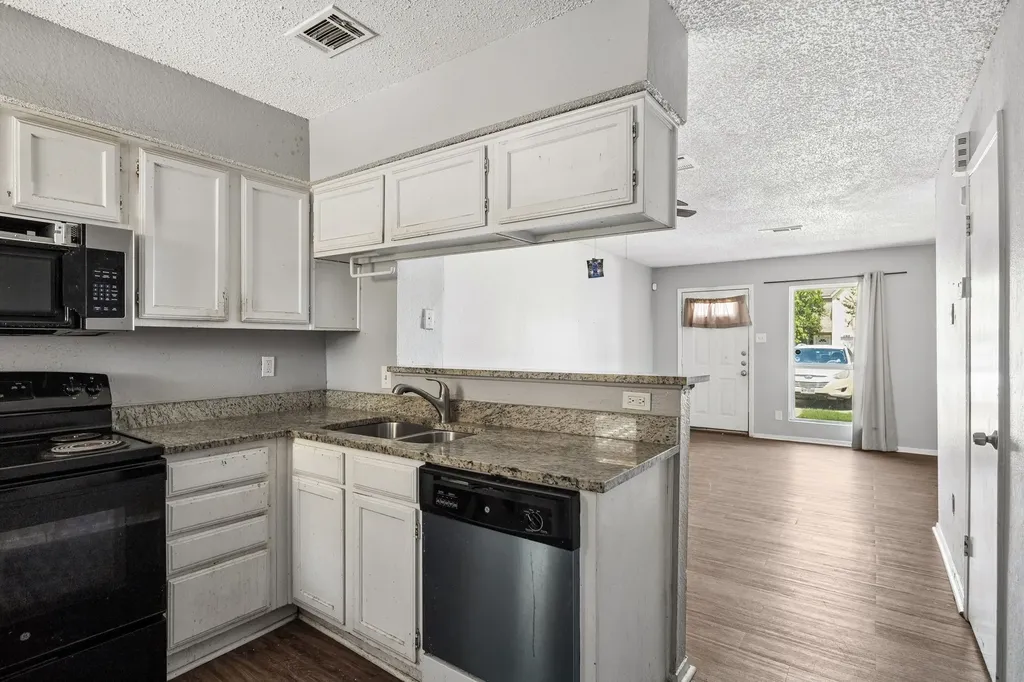 2244 Aspen Drive Dallas TX 75227
