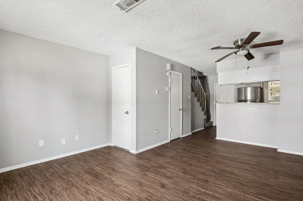 2244 Aspen Drive Dallas TX 75227