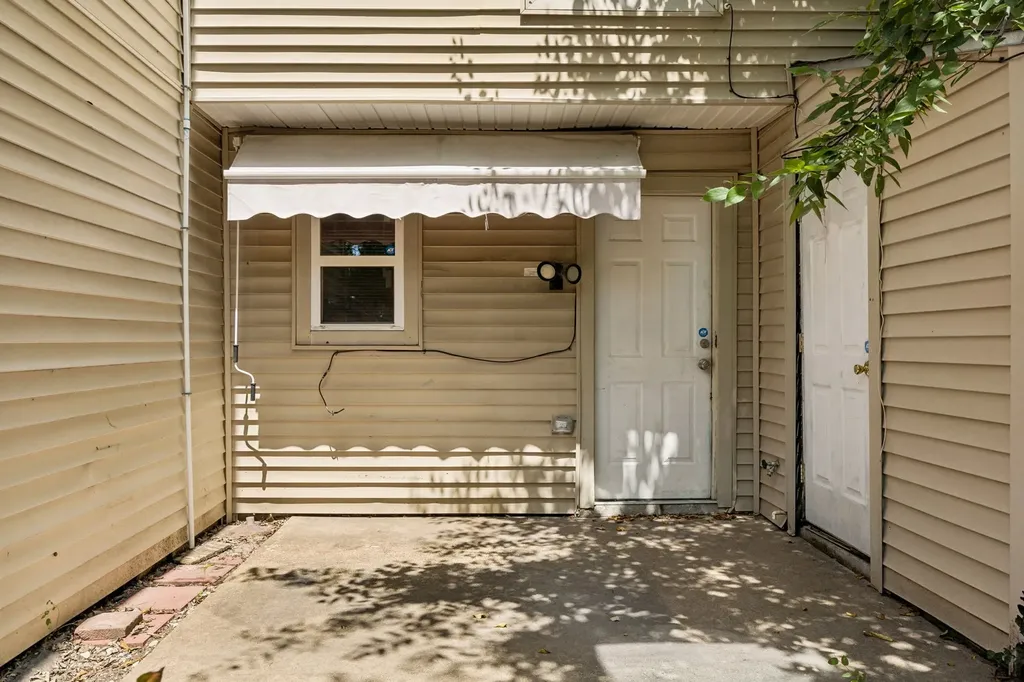 2244 Aspen Drive Dallas TX 75227