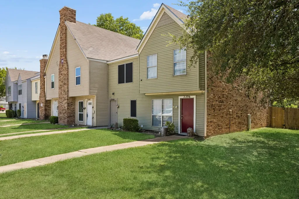 2244 Aspen Drive Dallas TX 75227