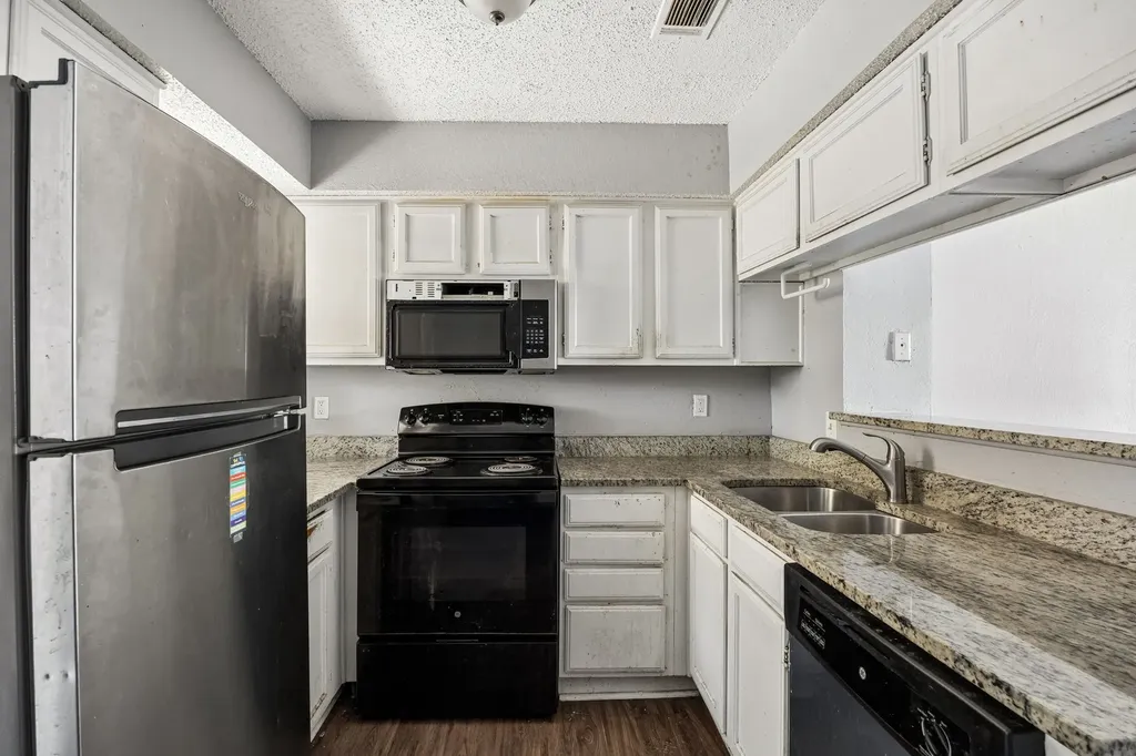 2244 Aspen Drive Dallas TX 75227