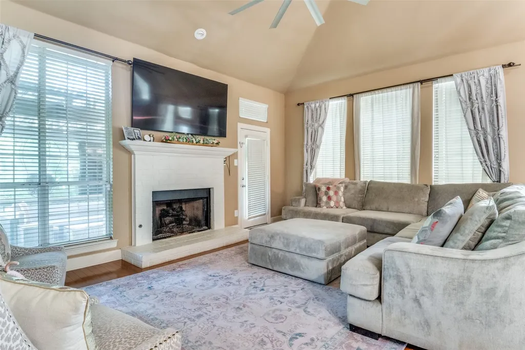 325 Valiant Drive Rockwall TX 75032