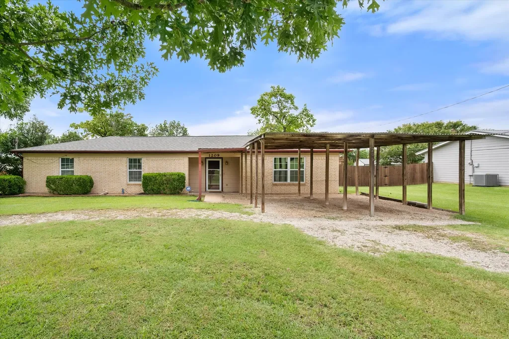 1209 Hidden Hills Drive Corsicana TX 75110