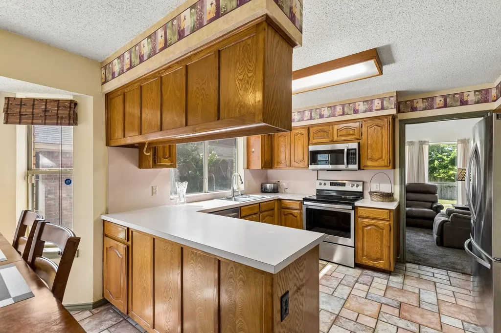 903 Wyndham Place Arlington TX 76017