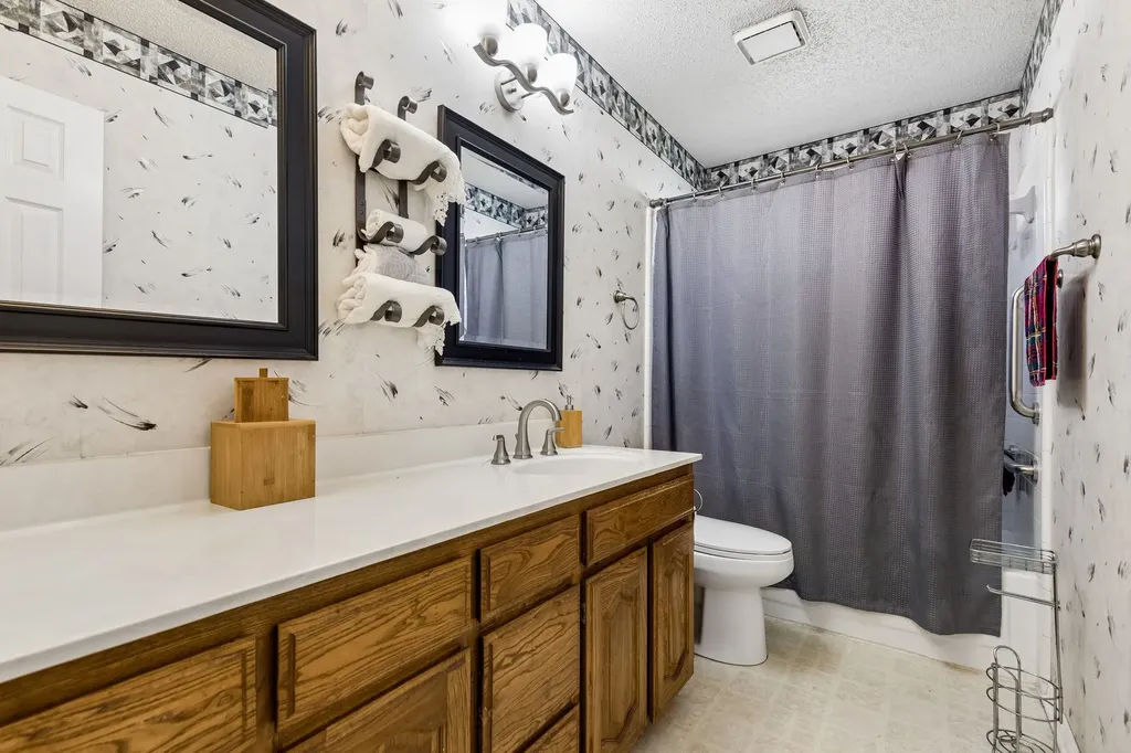 903 Wyndham Place Arlington TX 76017