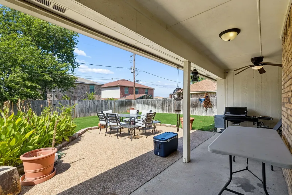 903 Wyndham Place Arlington TX 76017