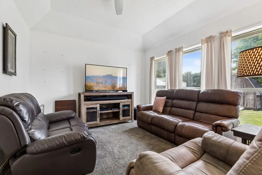 903 Wyndham Place Arlington TX 76017