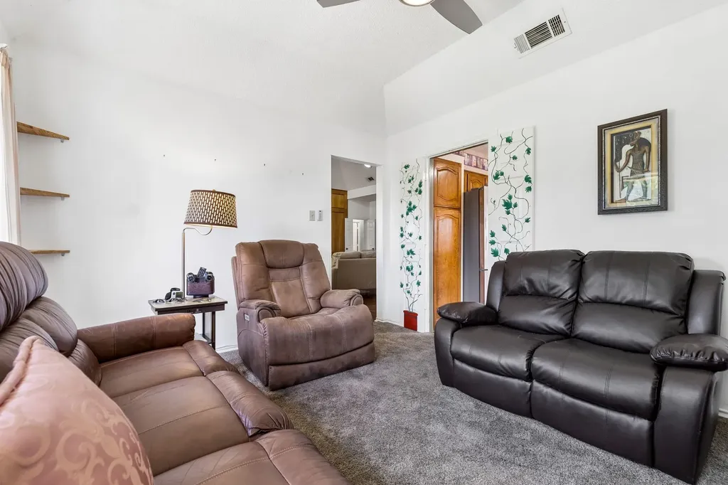 903 Wyndham Place Arlington TX 76017