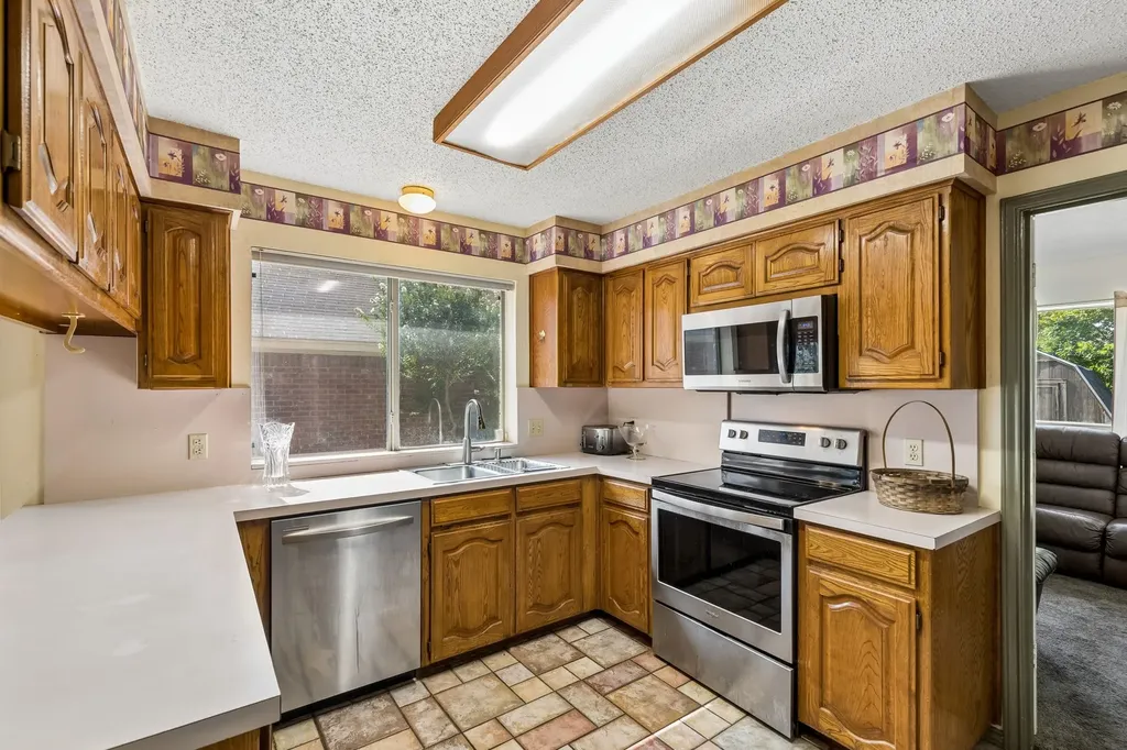 903 Wyndham Place Arlington TX 76017