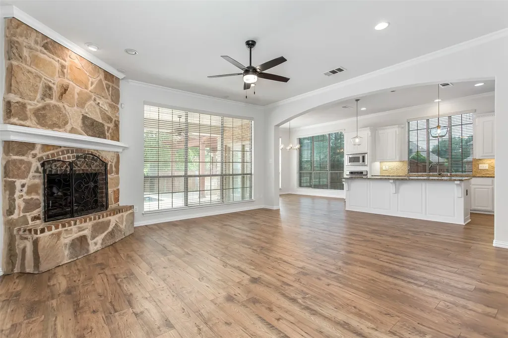 900 Fannin Drive Lantana TX 76226