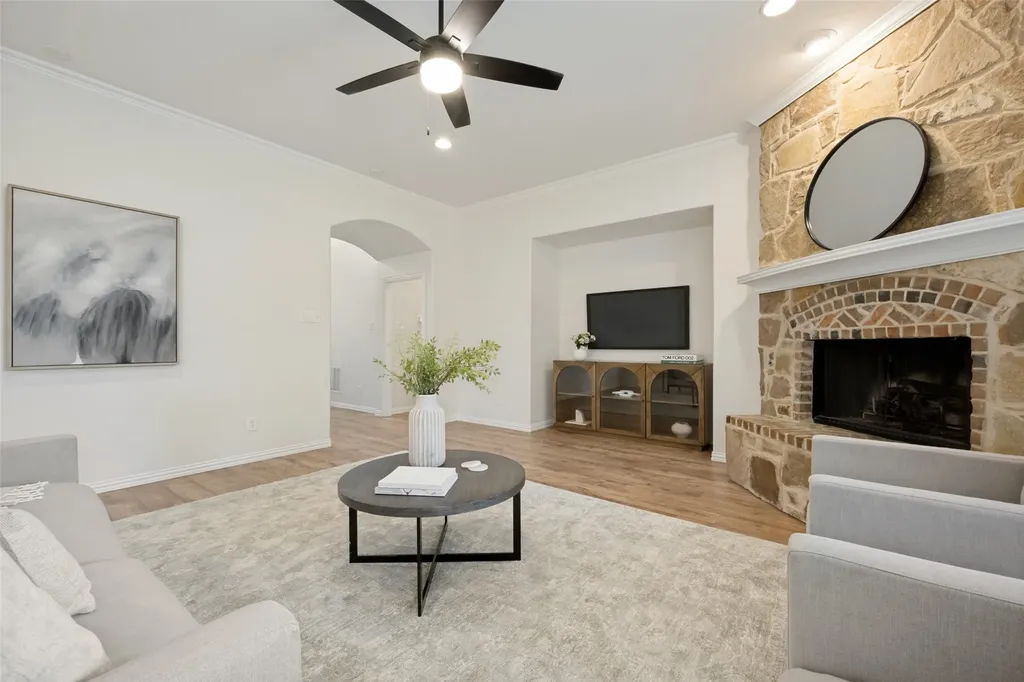 900 Fannin Drive Lantana TX 76226