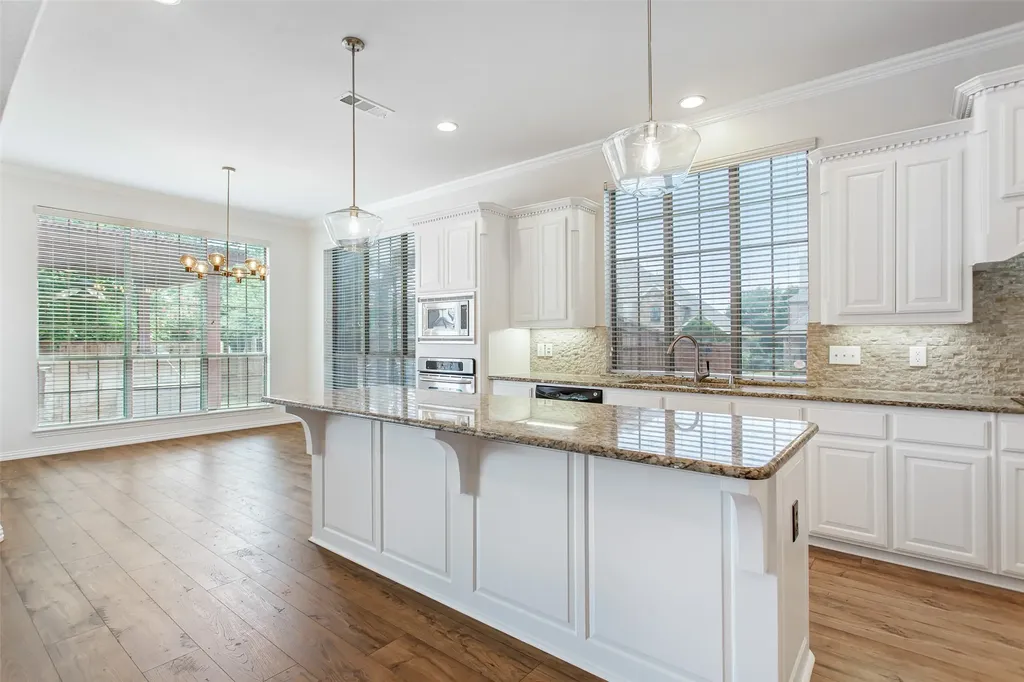900 Fannin Drive Lantana TX 76226