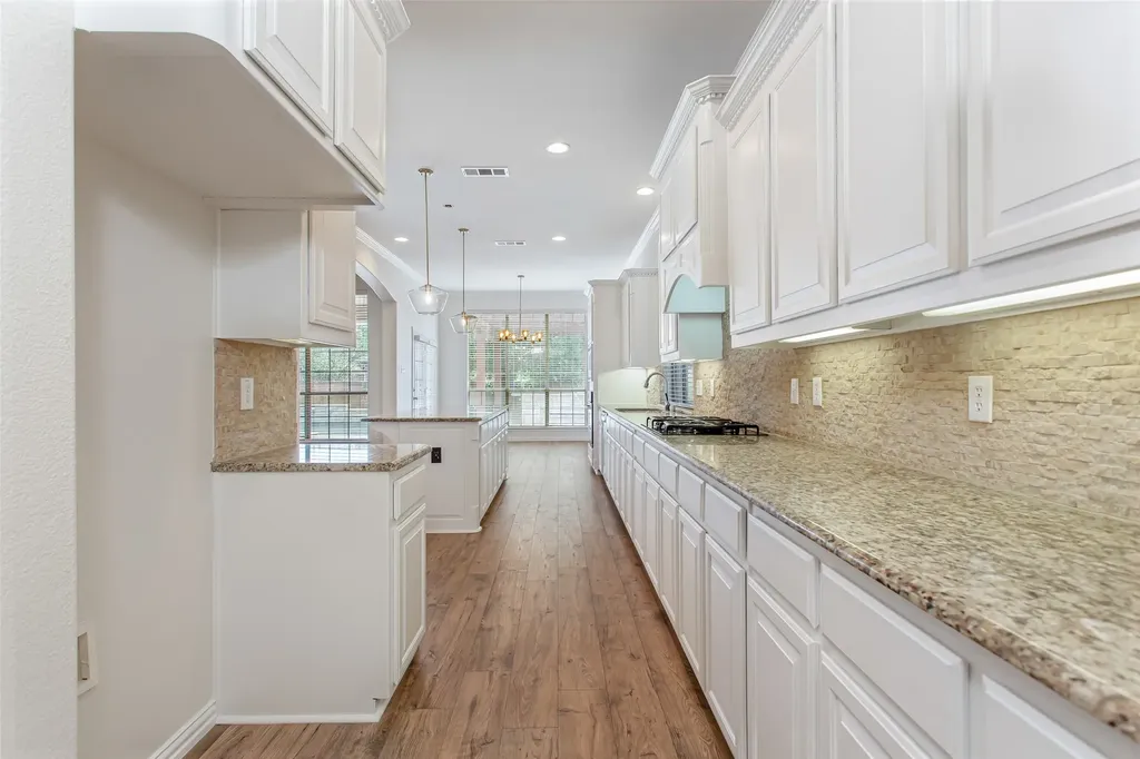 900 Fannin Drive Lantana TX 76226