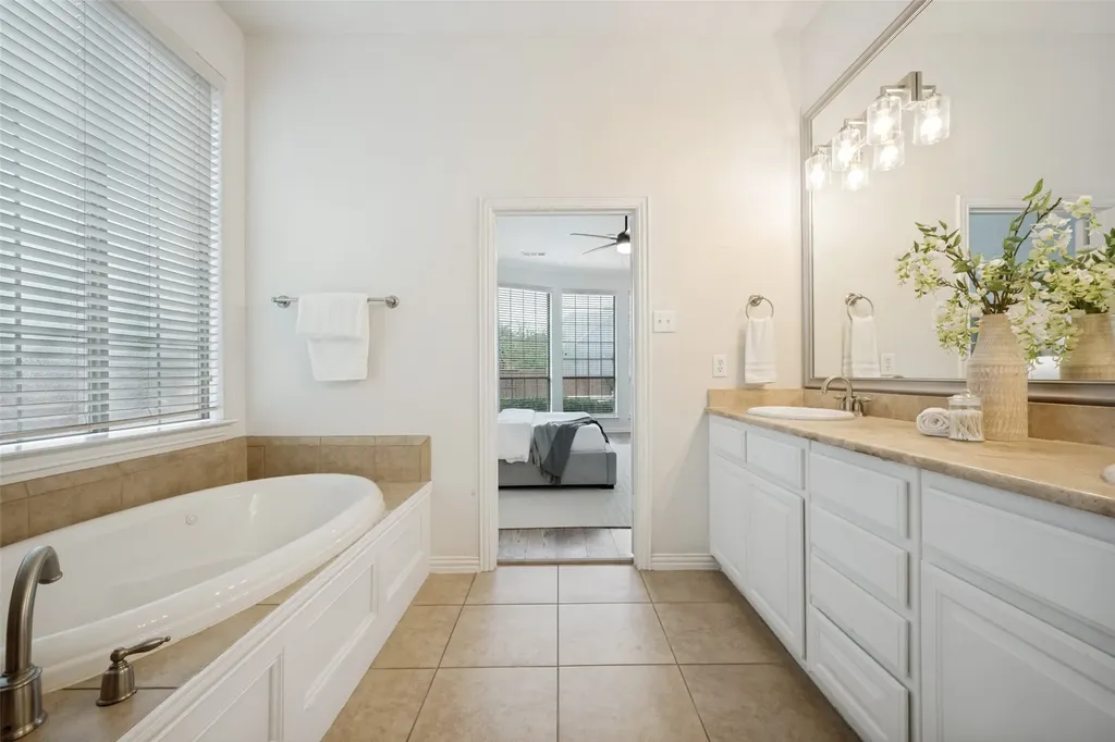 900 Fannin Drive Lantana TX 76226