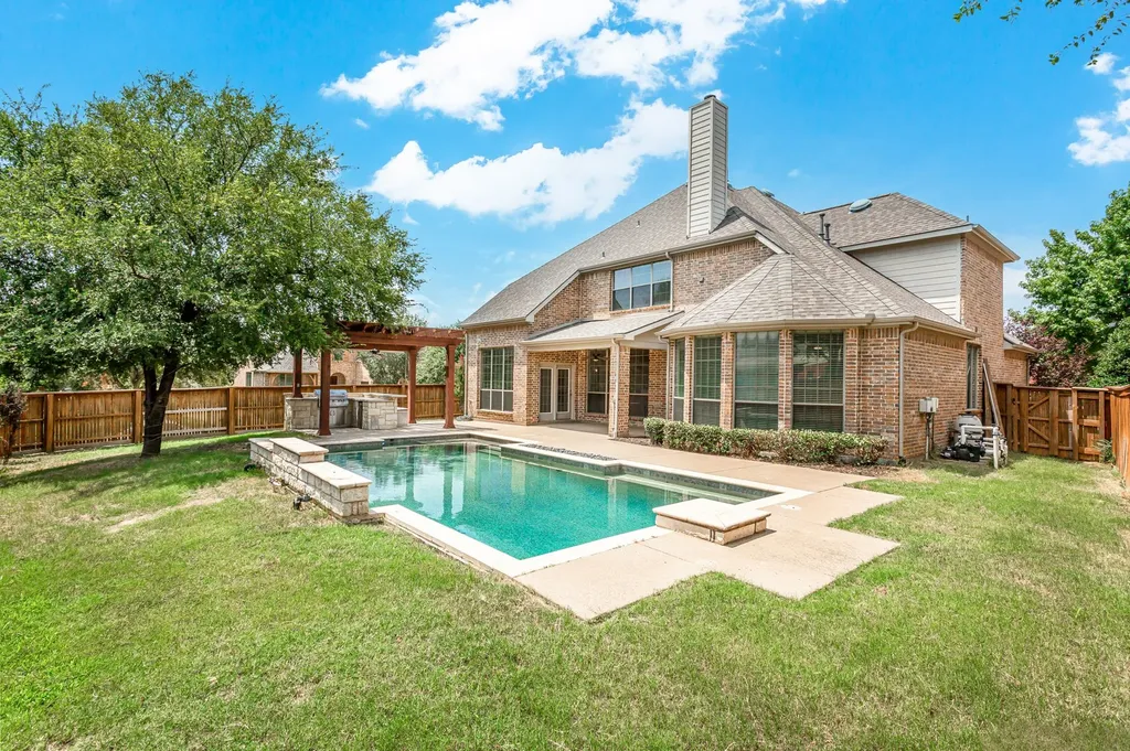 900 Fannin Drive Lantana TX 76226