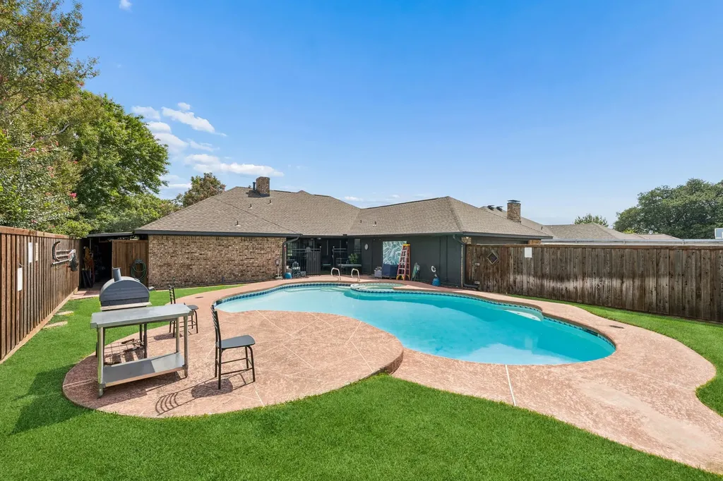 2133 Hunters Ridge Carrollton TX 75006
