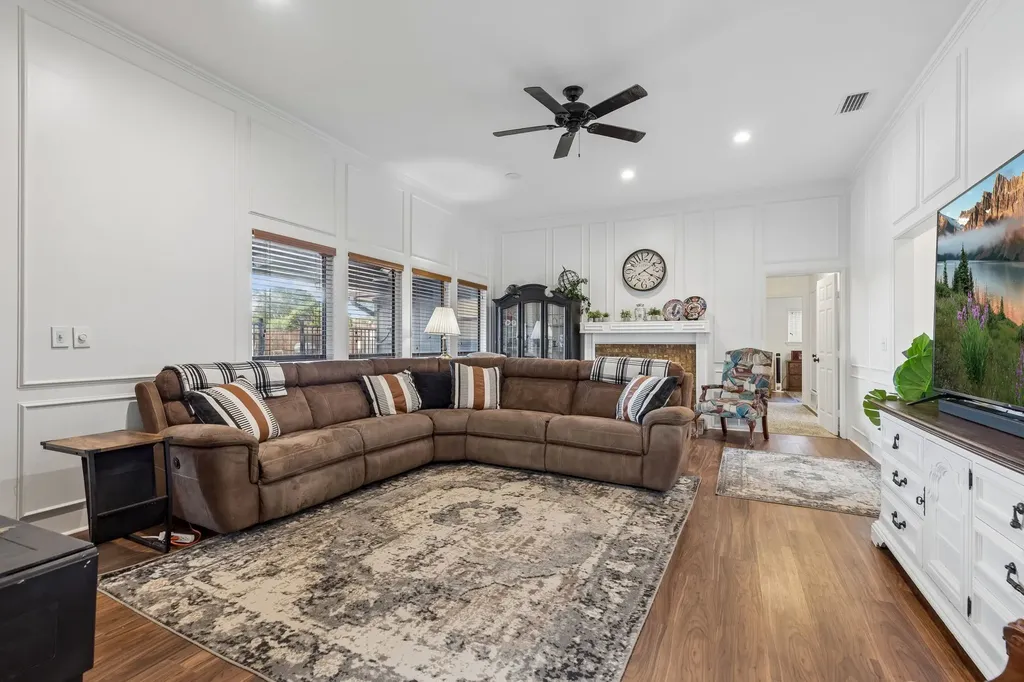 2133 Hunters Ridge Carrollton TX 75006