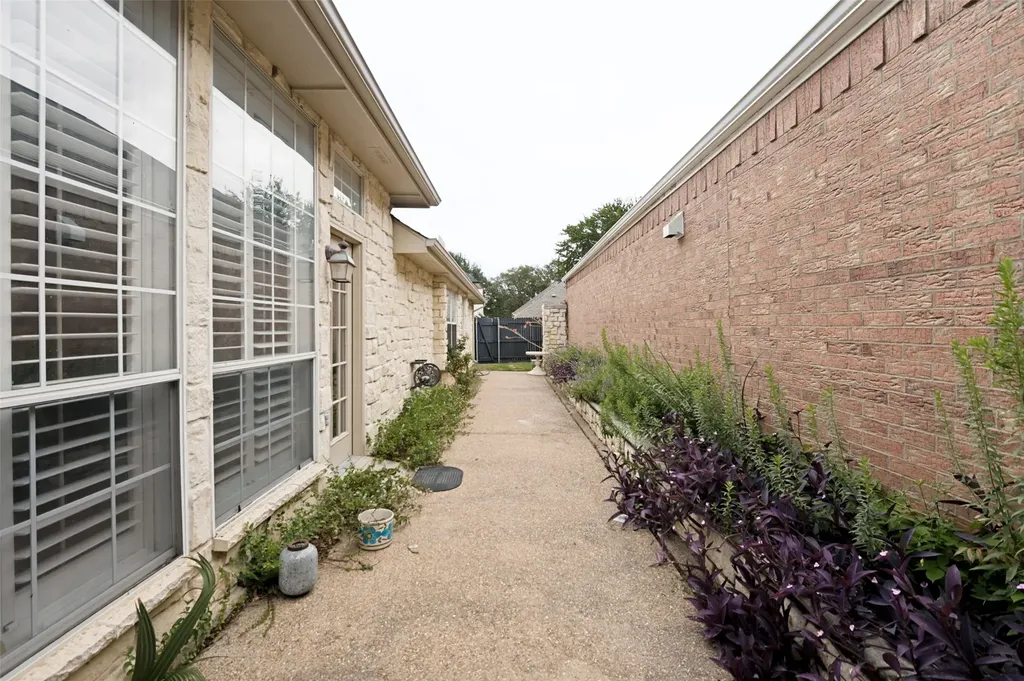 8012 Springmoss Drive Plano TX 75025