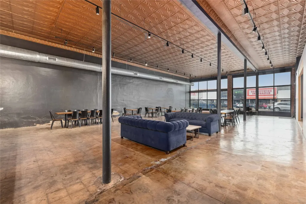 210 S Commercial Avenue Coleman TX 76834