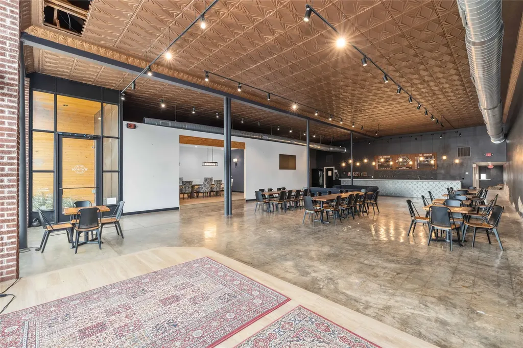 210 S Commercial Avenue Coleman TX 76834