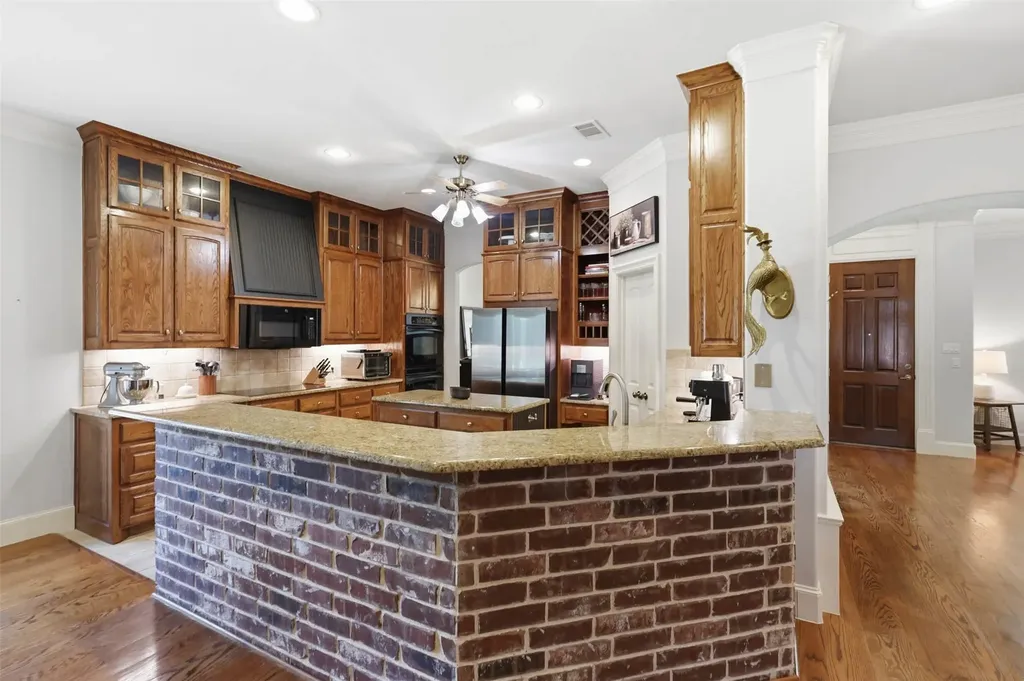 600 Hickory Court Hurst TX 76054