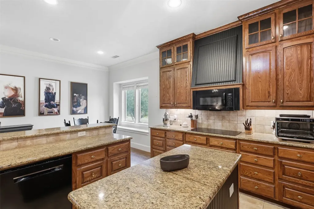 600 Hickory Court Hurst TX 76054