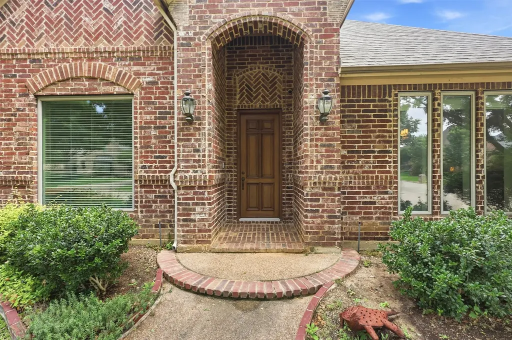 600 Hickory Court Hurst TX 76054