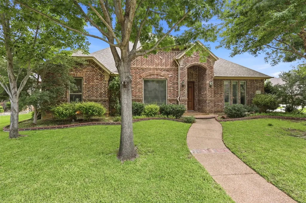 600 Hickory Court Hurst TX 76054