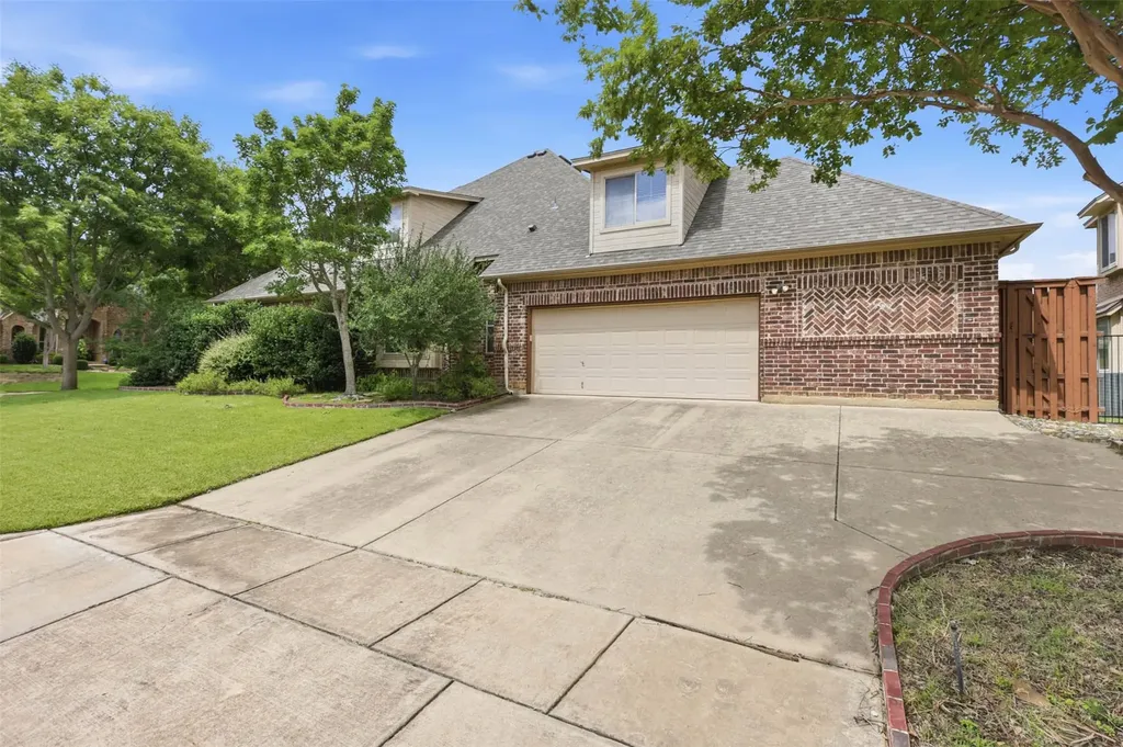 600 Hickory Court Hurst TX 76054