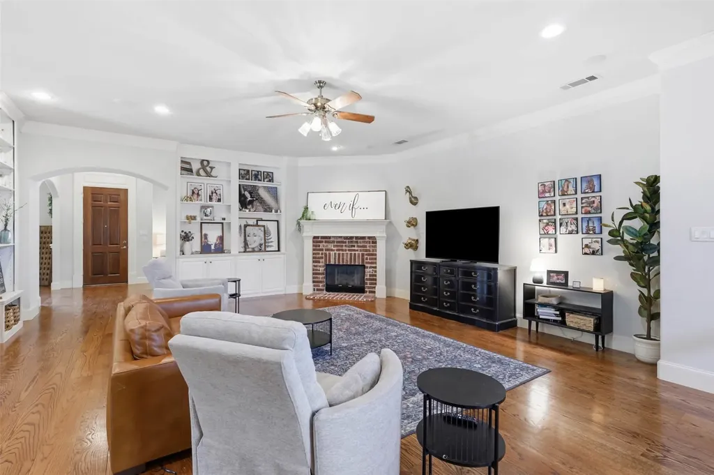 600 Hickory Court Hurst TX 76054