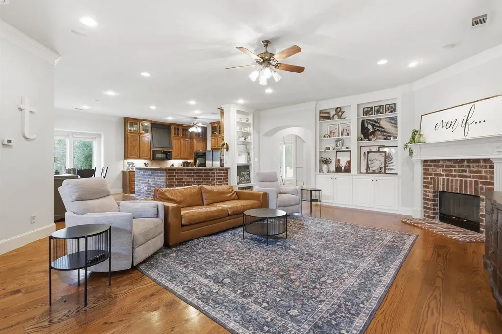 600 Hickory Court Hurst TX 76054
