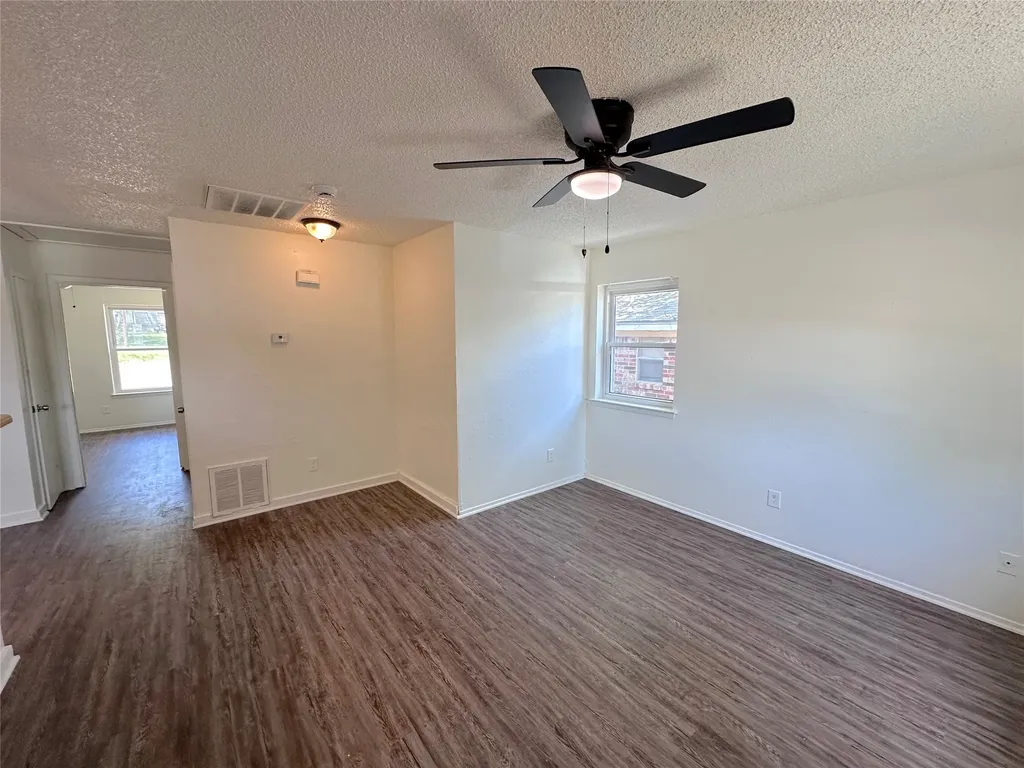 5408 Helmick Avenue Fort Worth TX 76107