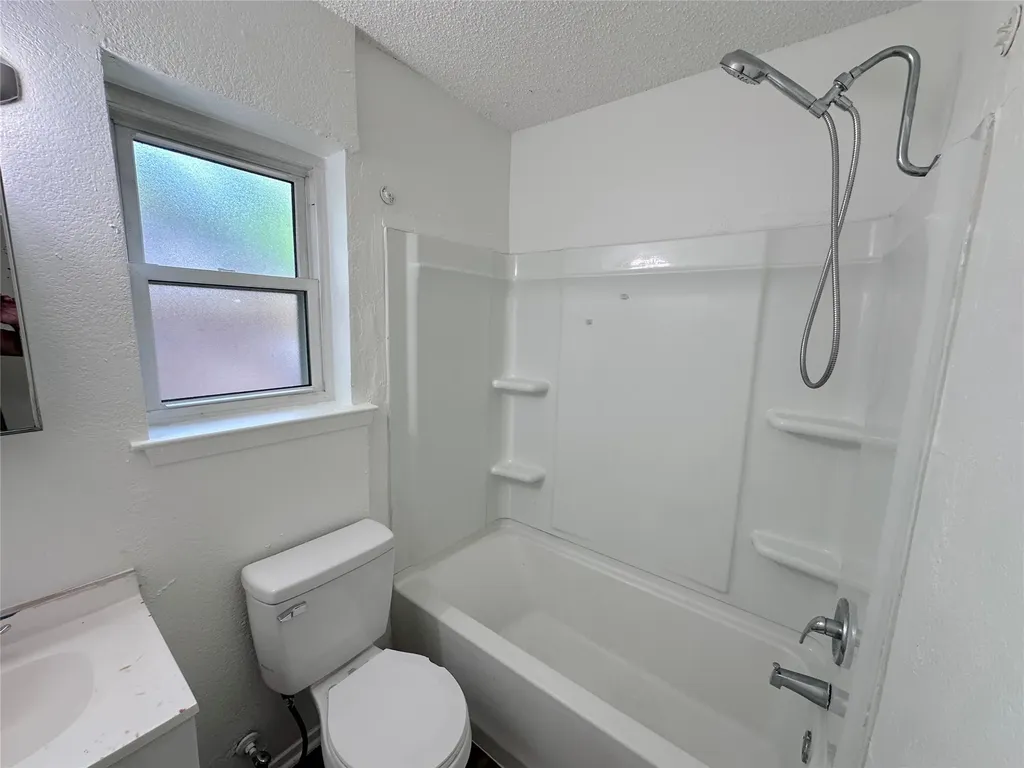 5408 Helmick Avenue Fort Worth TX 76107