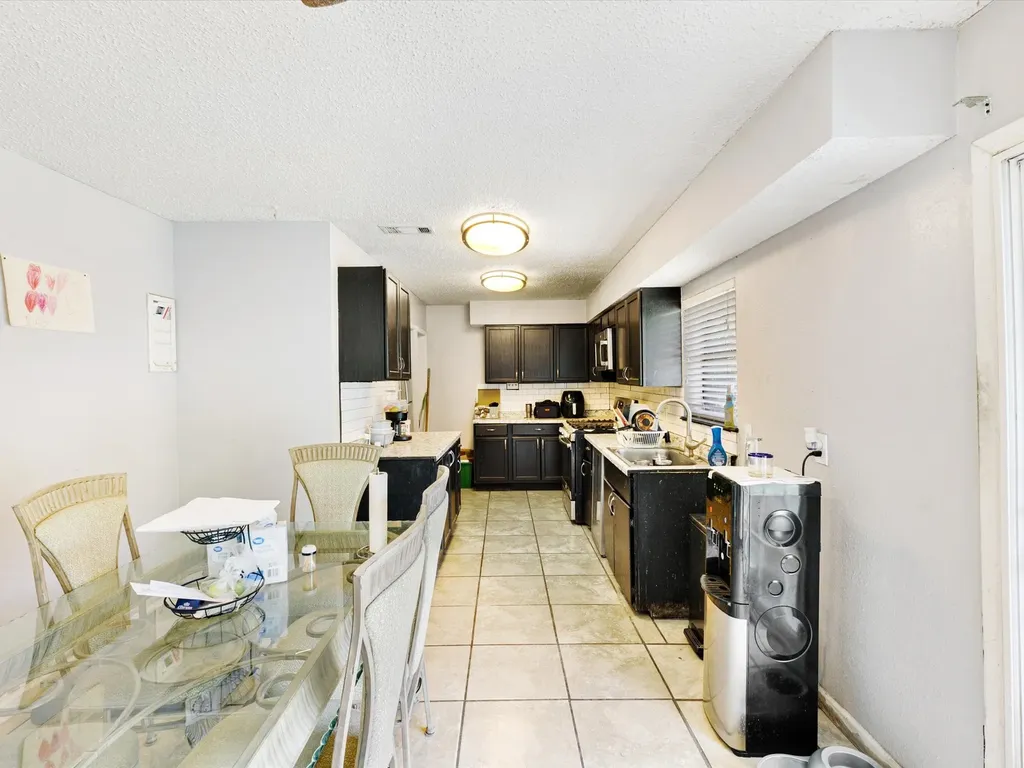 706 N Carrier Parkway Grand Prairie TX 75050
