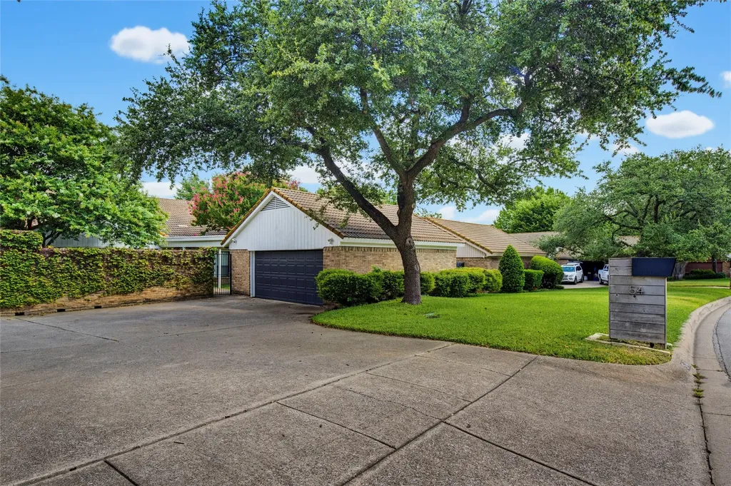 54 Legend Road Benbrook TX 76132